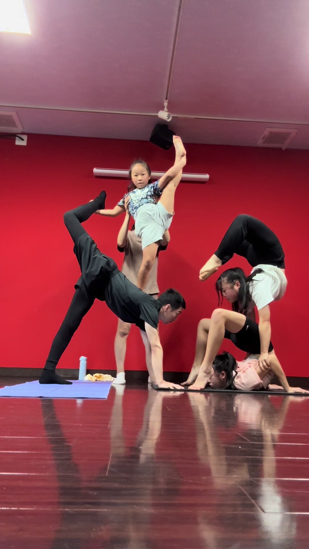 Studio Contortion eri_contortion_studio (@eri_contortion_studio) - Urlebird