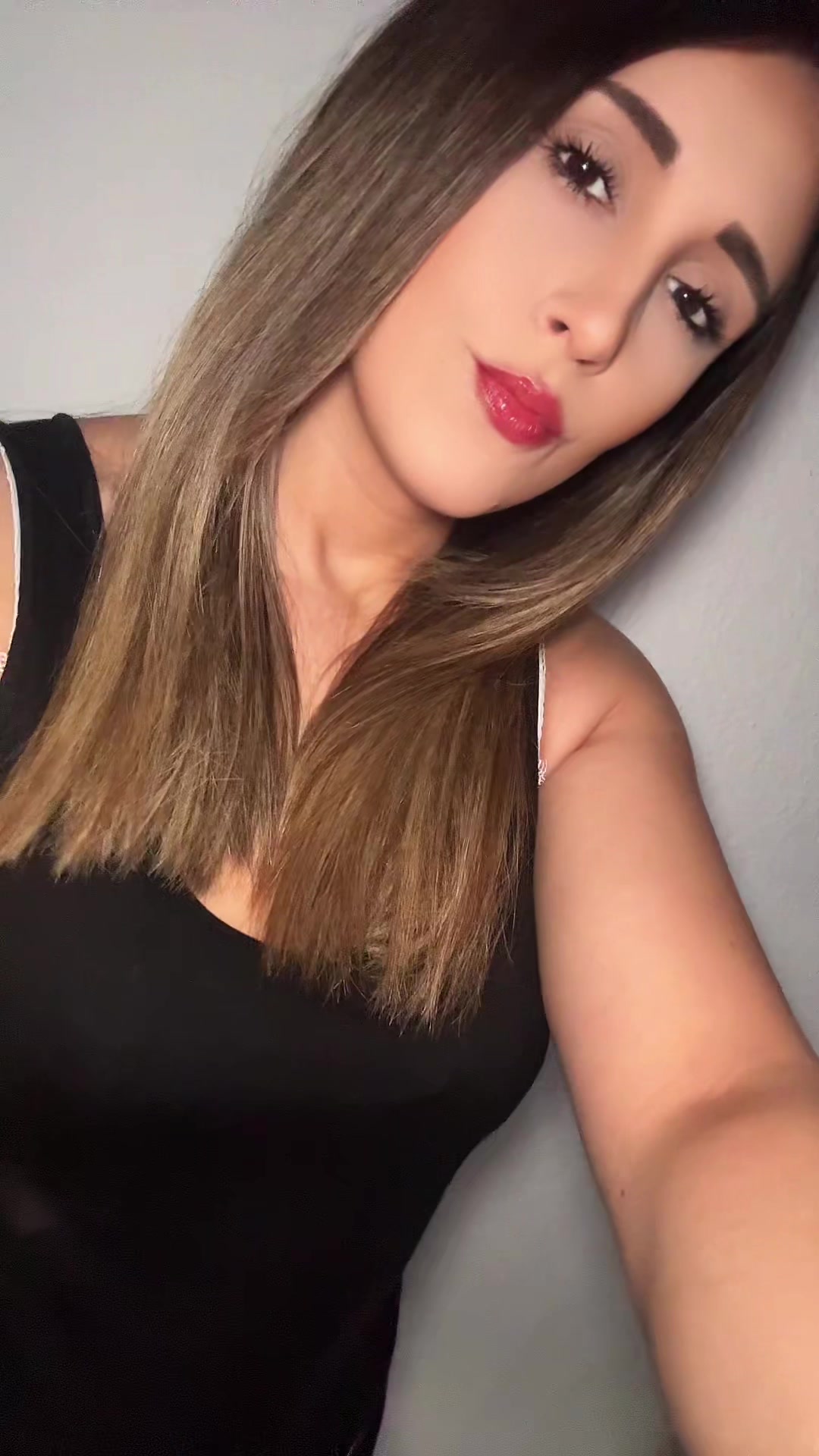 @𝐕𝐢𝐜𝐤𝐲𝐈𝐧𝐁𝐥𝐨𝐨𝐦🌸