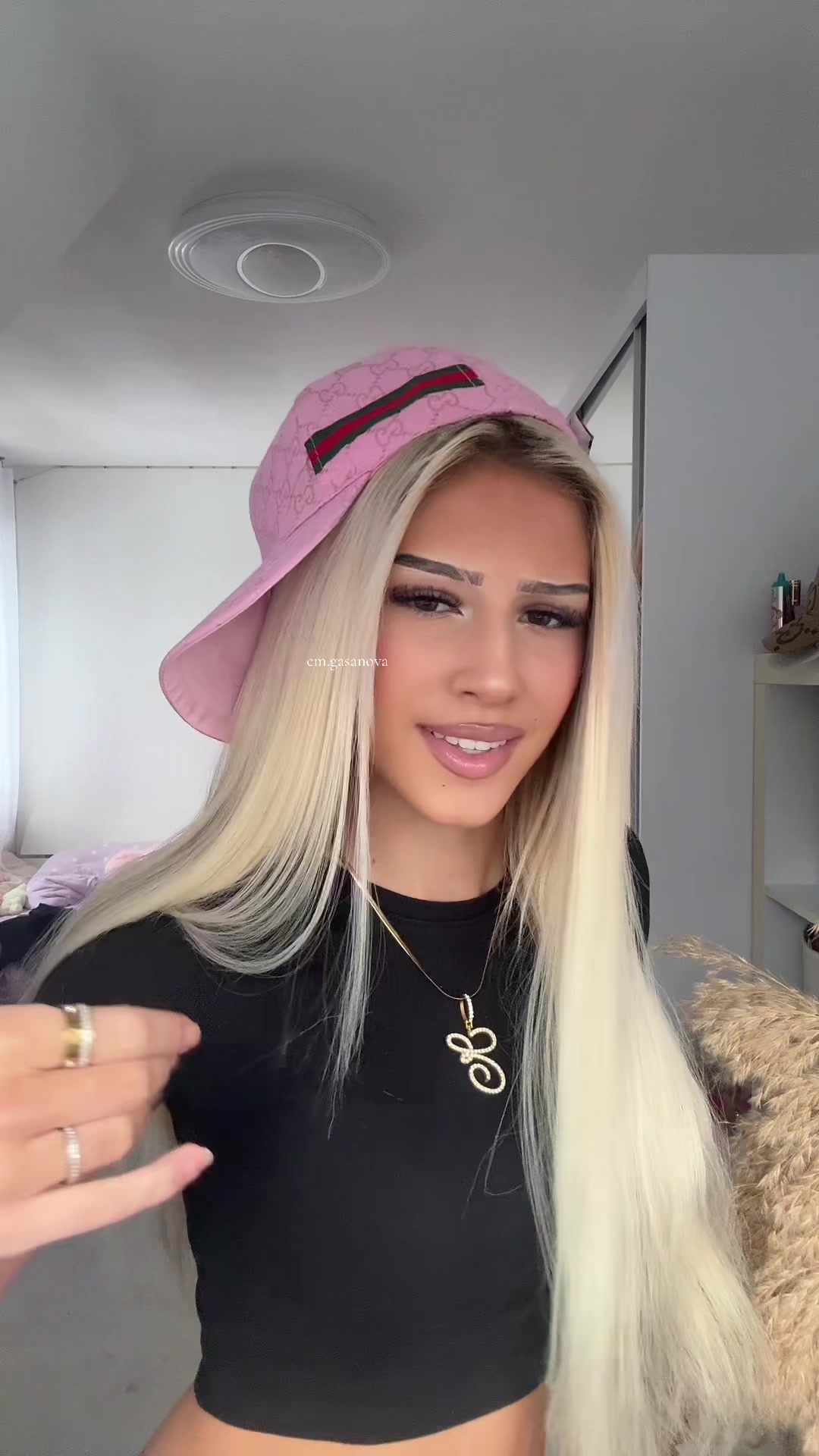 @𝐠𝐚𝐬𝐚𝐧𝐨𝐯𝐚
