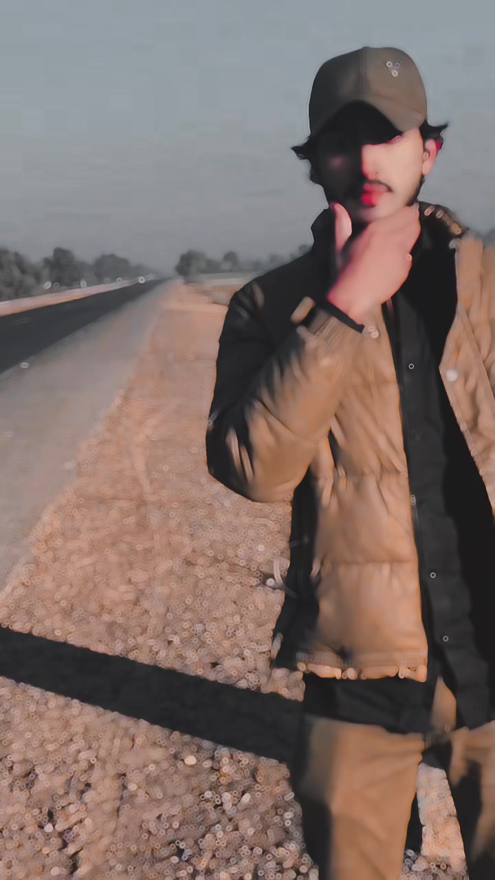 @MaD&ntilde;i j&ucirc;Tt