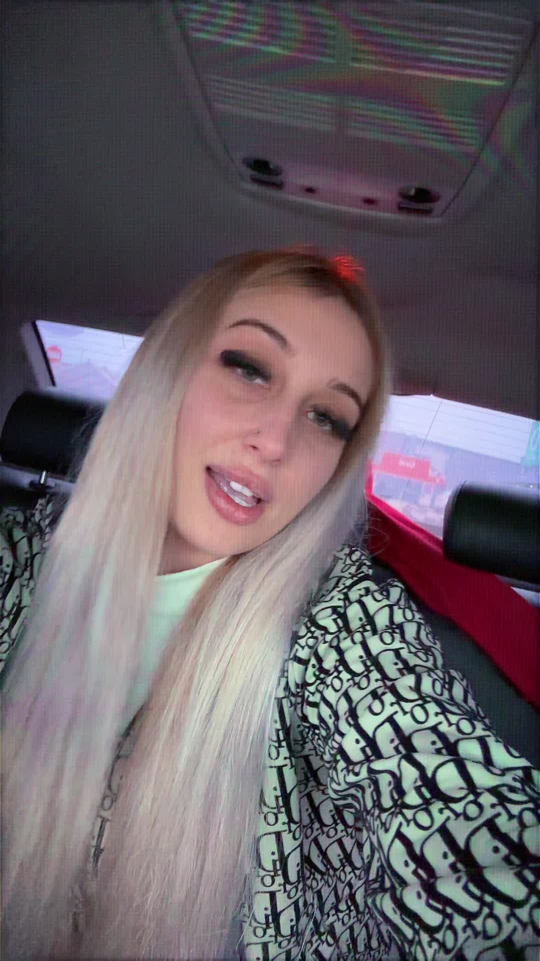 @C💫