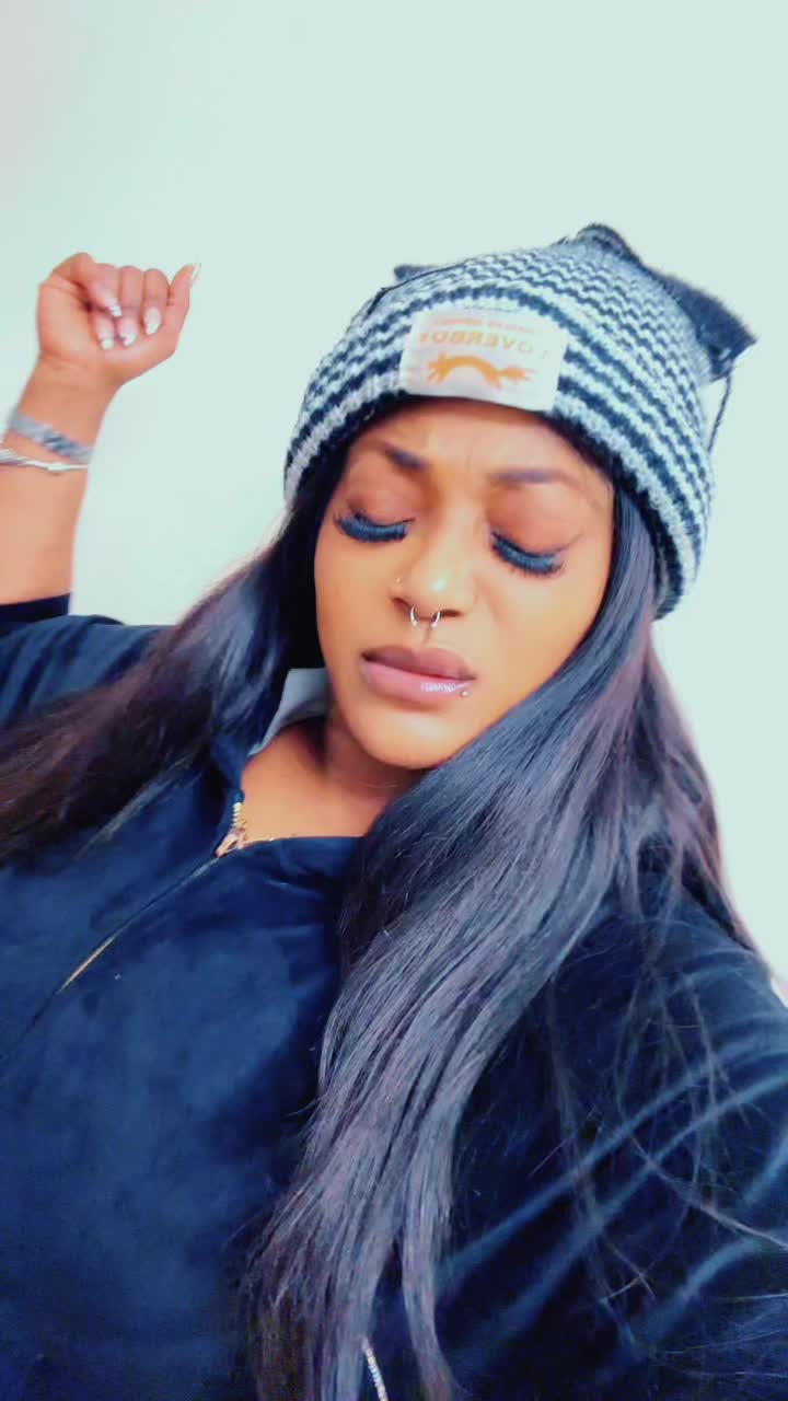 @🦋Neecy-bling🦋