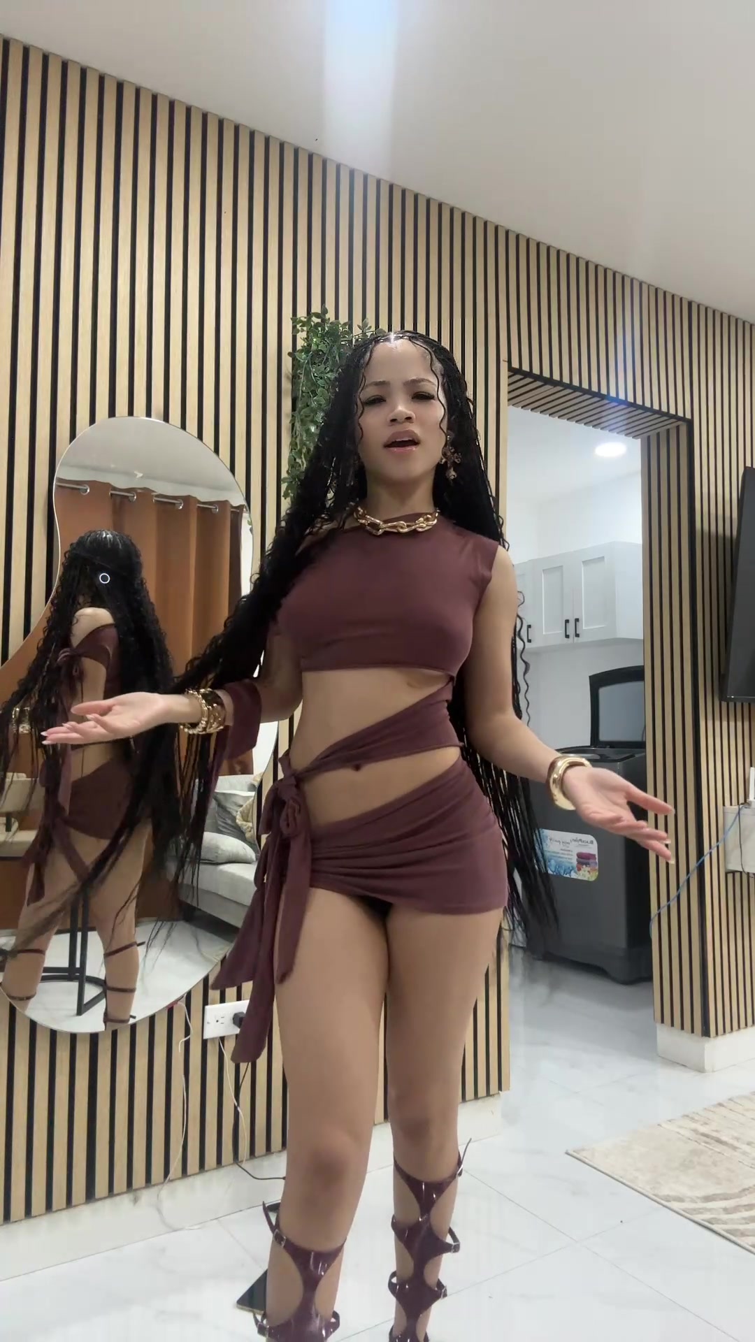 @Saniya Ti&rsquo;erra