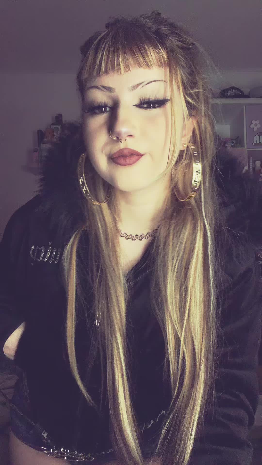 @Frikitona🐆🍒