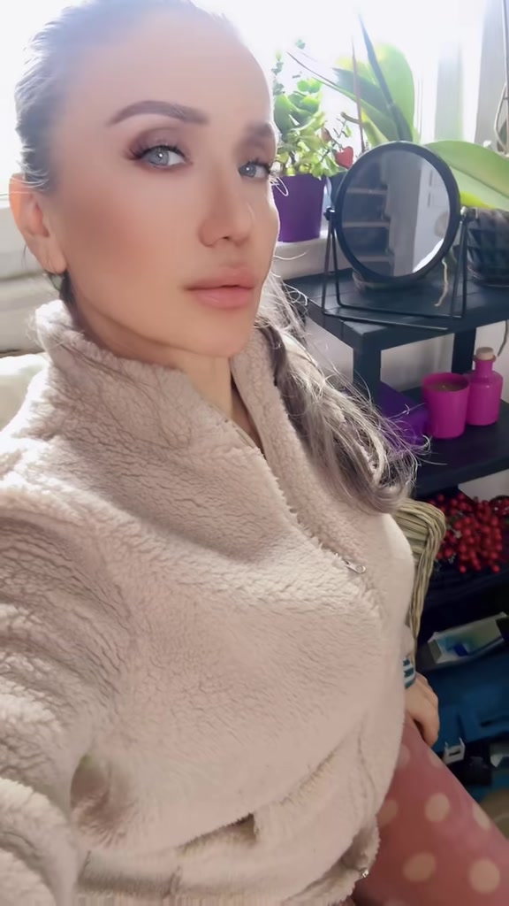 @s.siradişiyizz ESRA