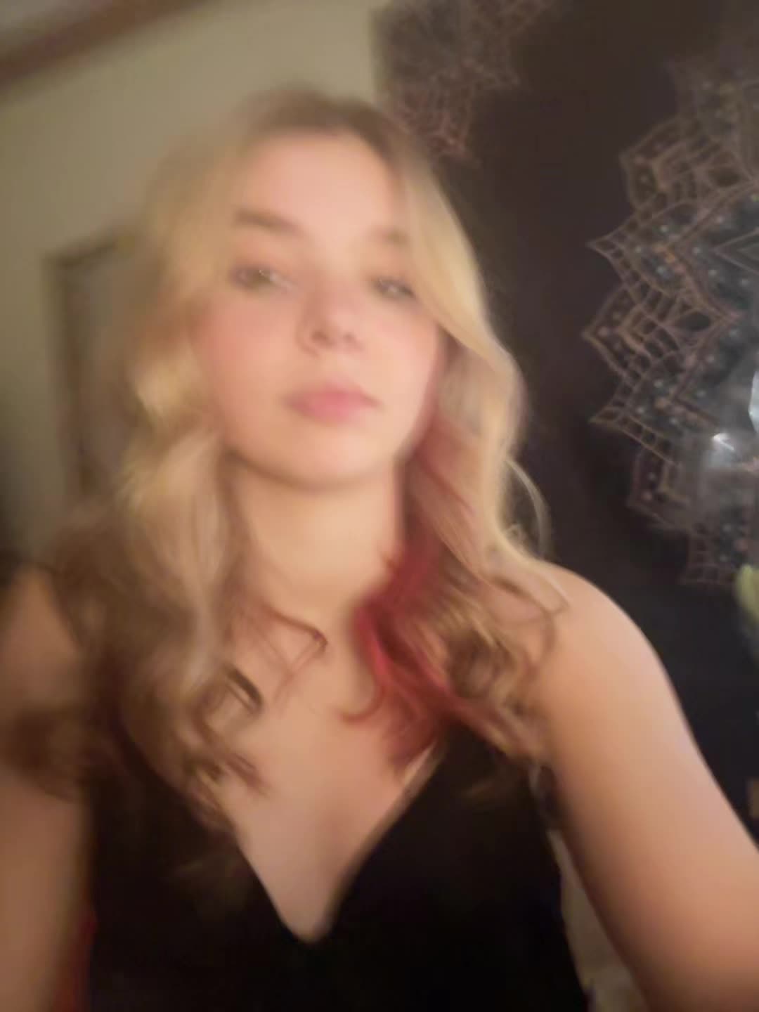@🦦
