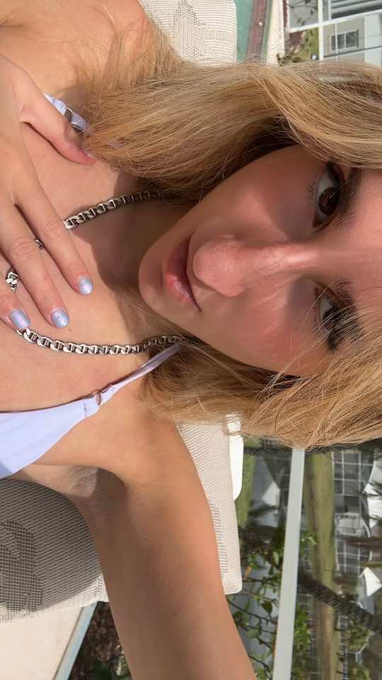 @Mel 🦋