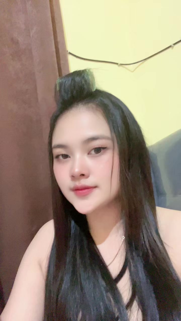 @Anggunamelya27