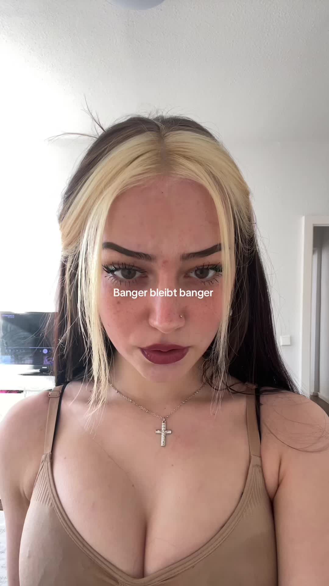 @𝐇𝐀𝐍𝐍𝐀𝐇𝐋𝐔𝐈𝐒𝐈𝐄𝐍𝐍𝐄