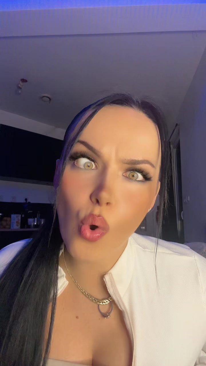 @Lady_Paolita  🕊️👩🏻&zwj;🤝&zwj;👩🏼