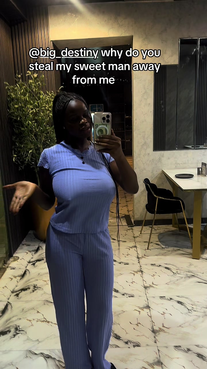@Amara🦋💕