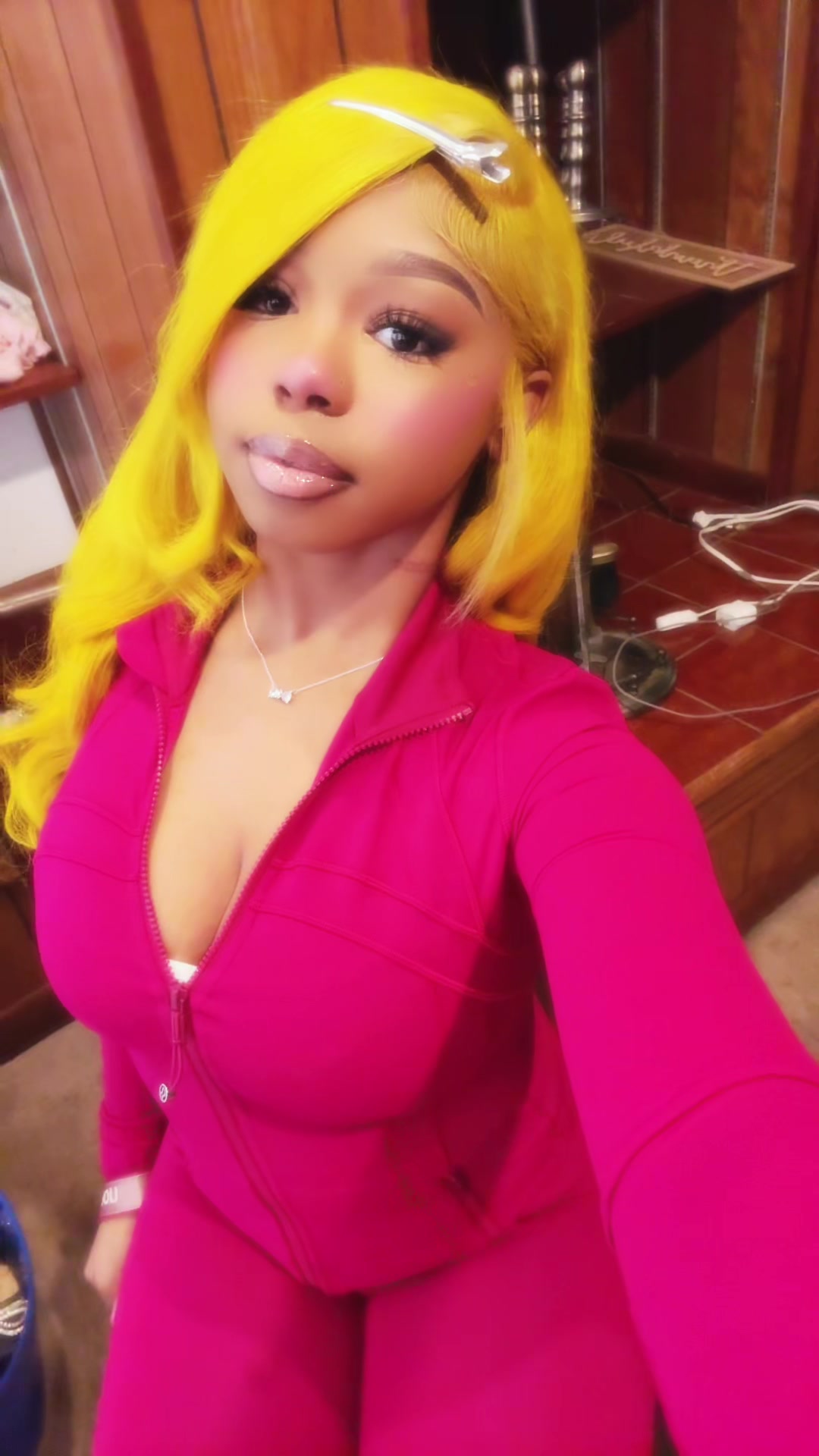 @alayahJ.