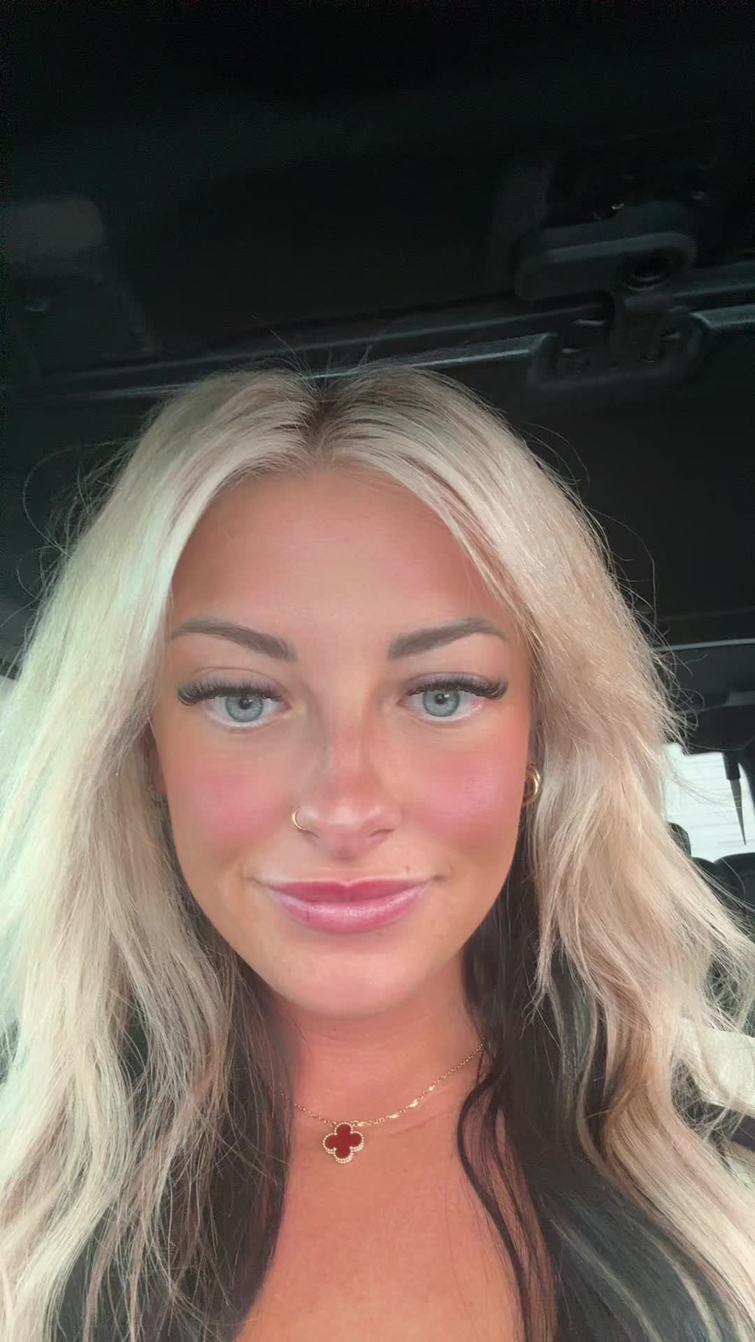 zonamaeee (zonamaeee) Urlebird