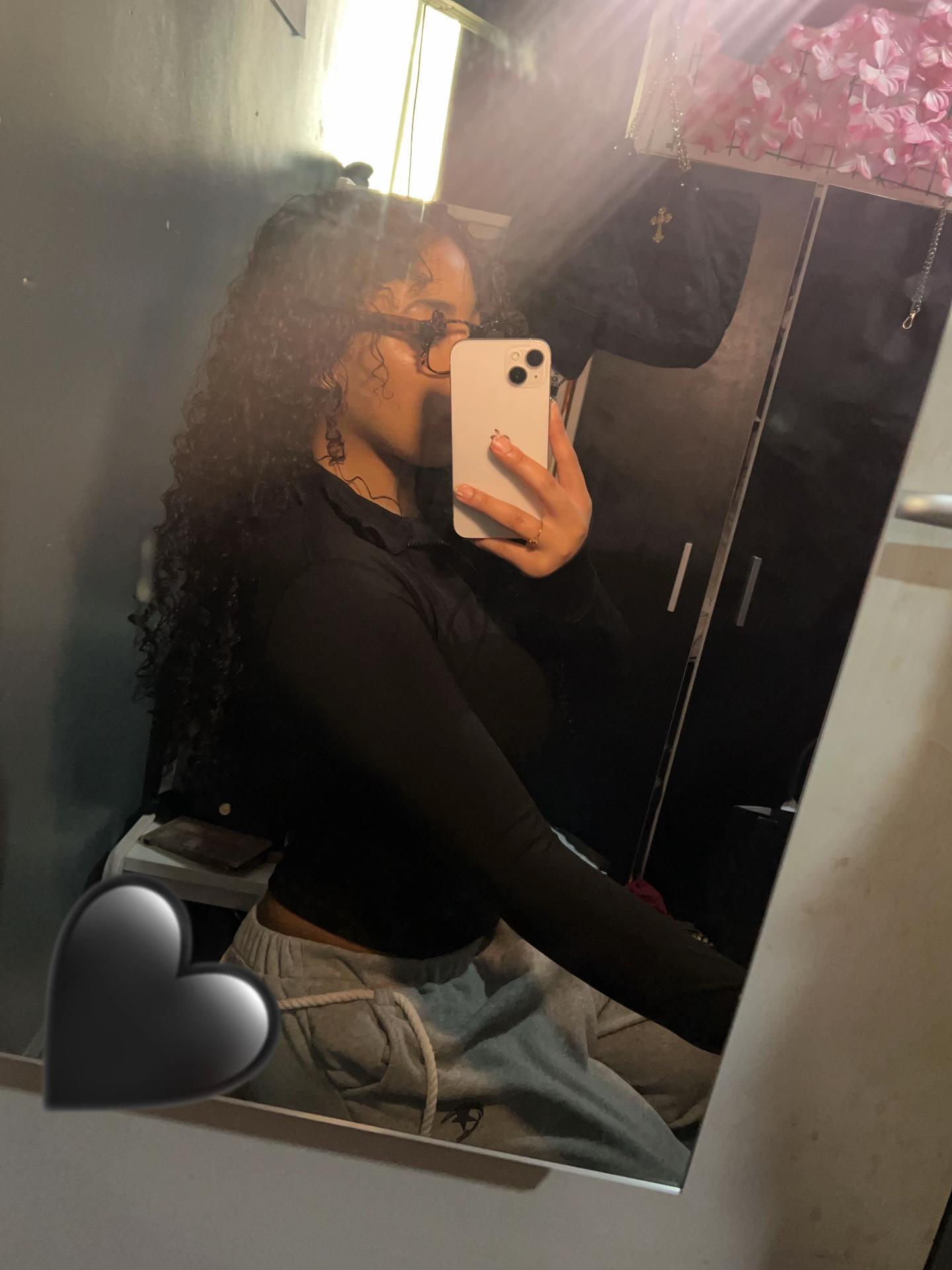 @goldgirllyy
