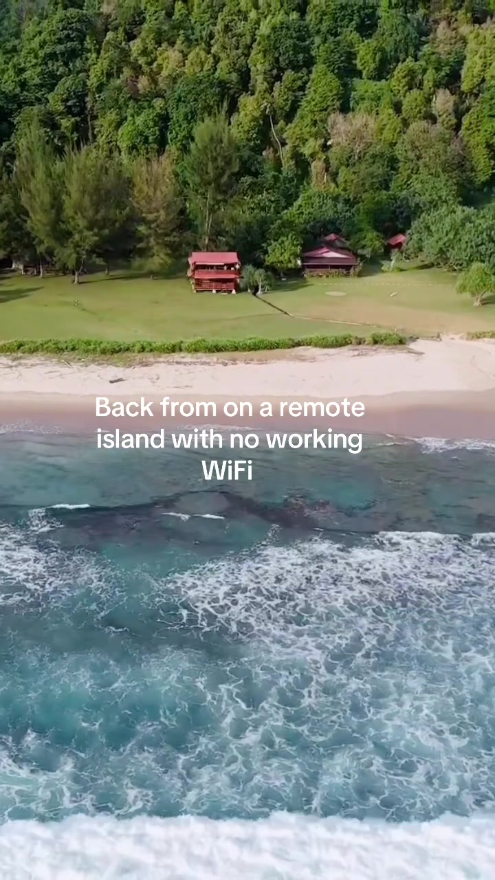 @Nicole&ensp;Surf&ensp;+&ensp;Travel