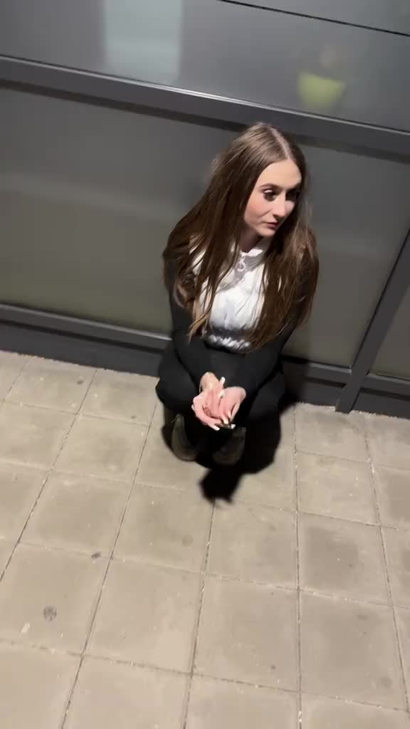 Alexia Loom (@alexialoom) - Urlebird