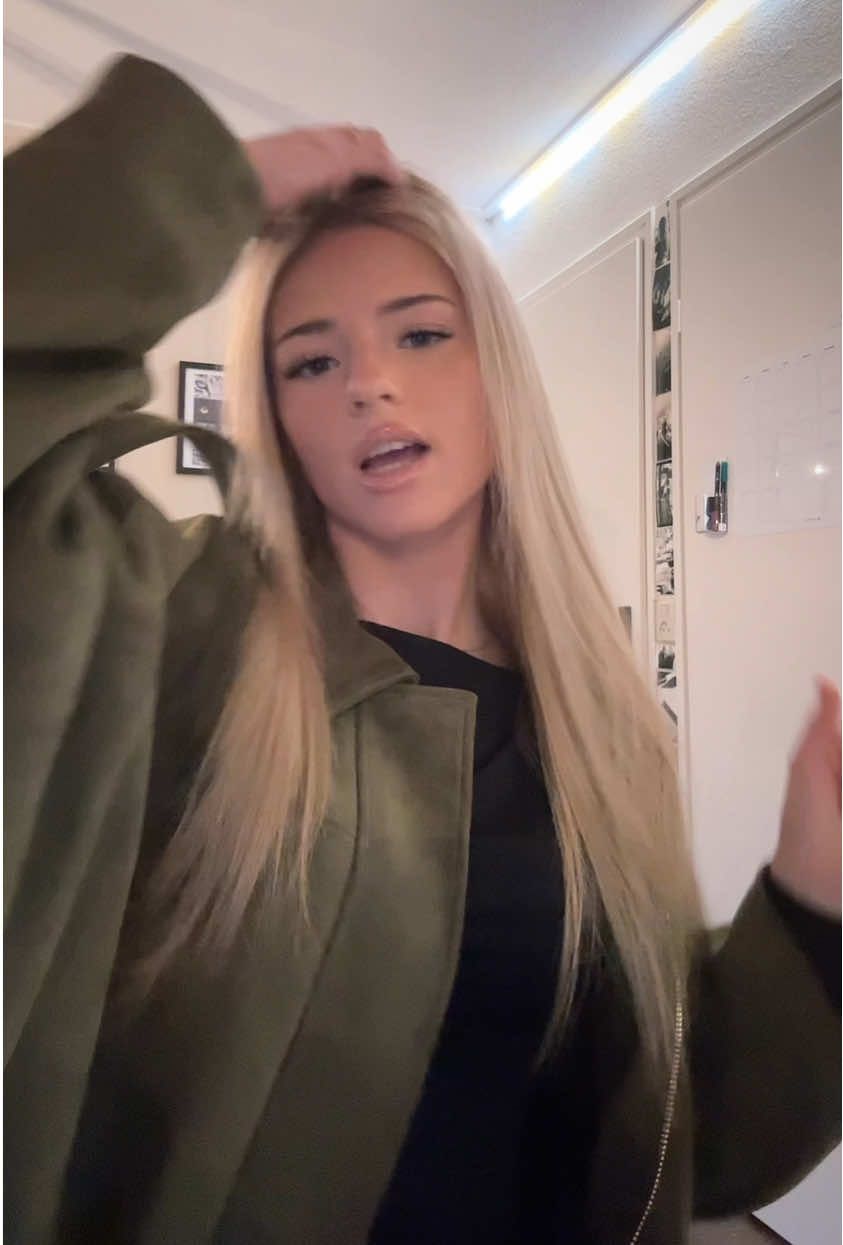 @𝐯𝐥𝐢𝐧𝐫𝐨𝐨𝐝𝐡𝐮𝐢𝐳𝐞𝐧