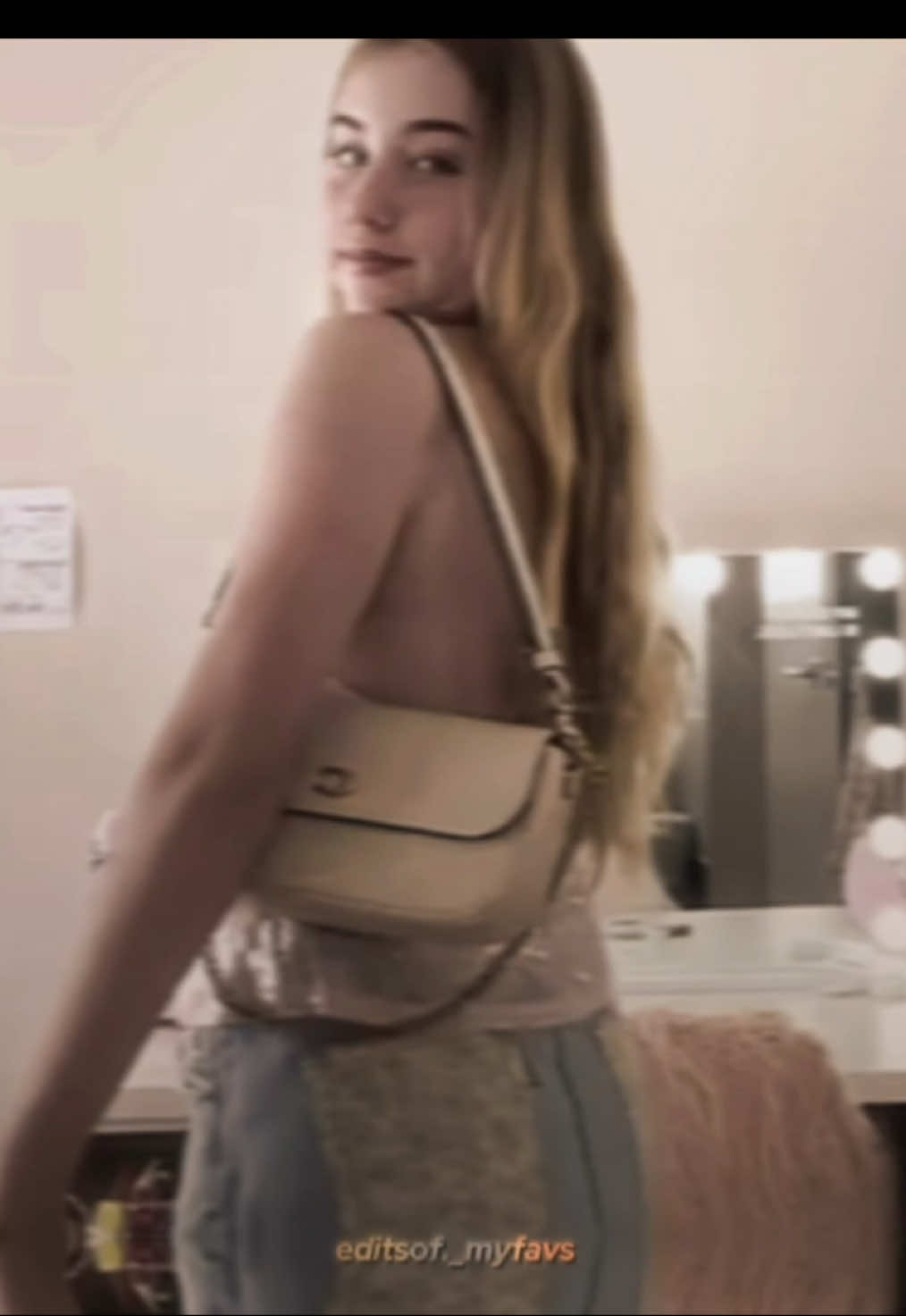 @Liv 𑁤