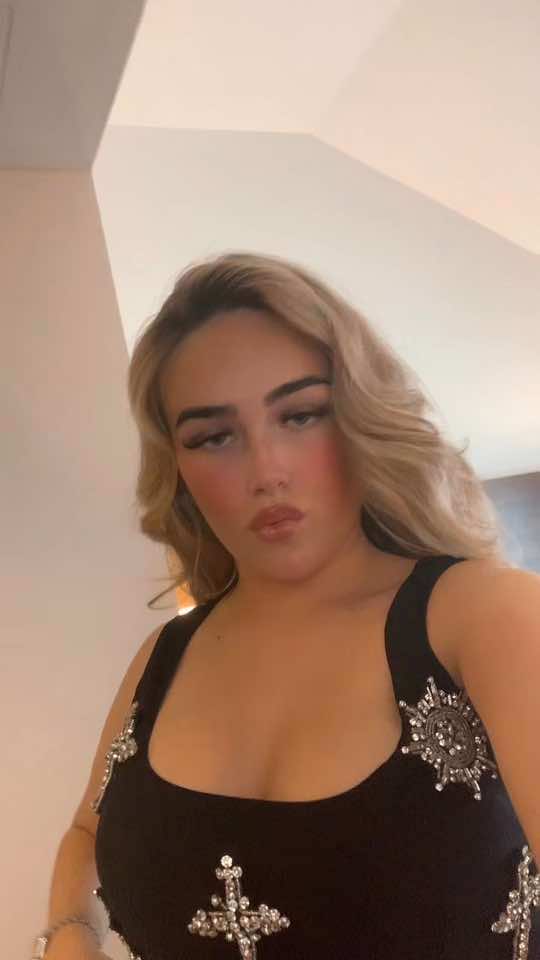 @Elliemaycawley1