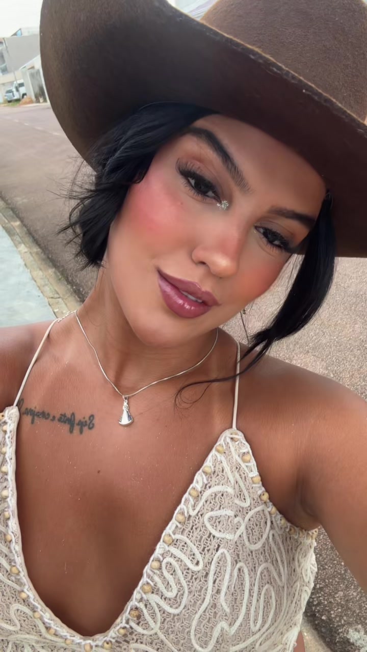 @gaby antunes
