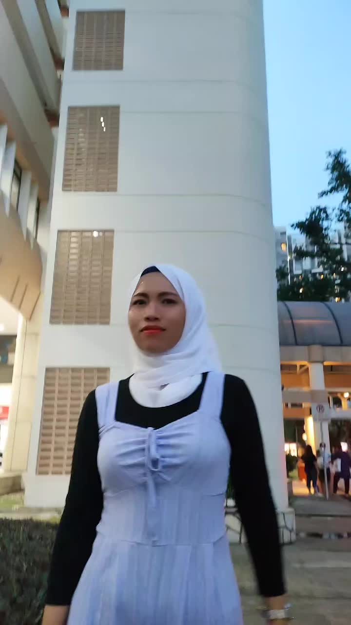 @Nia_Varrel