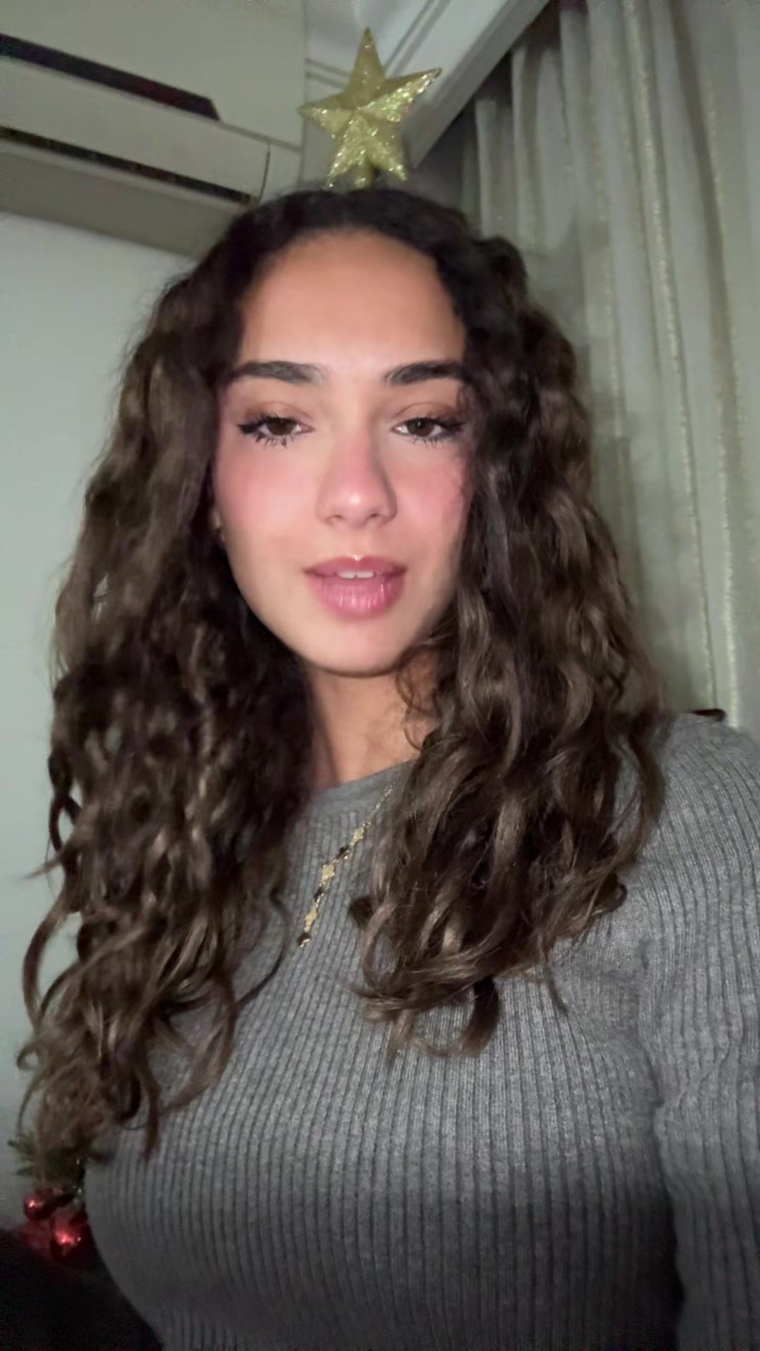 @Lara<3