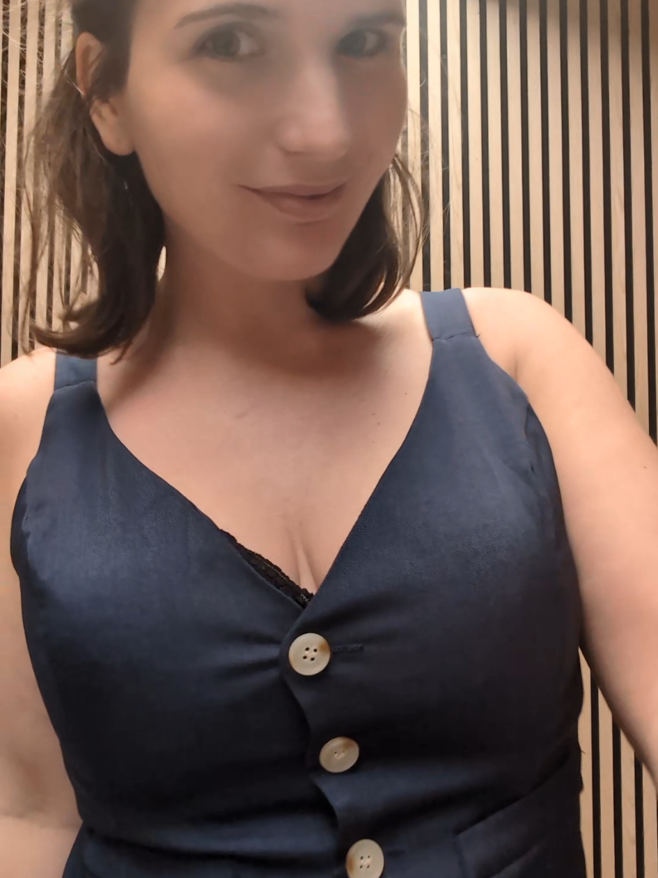 @justme-elena