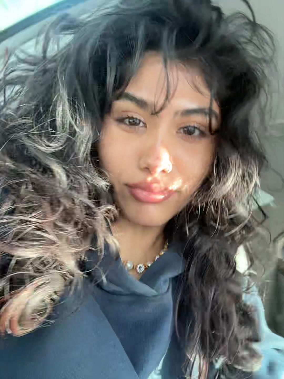 @:3