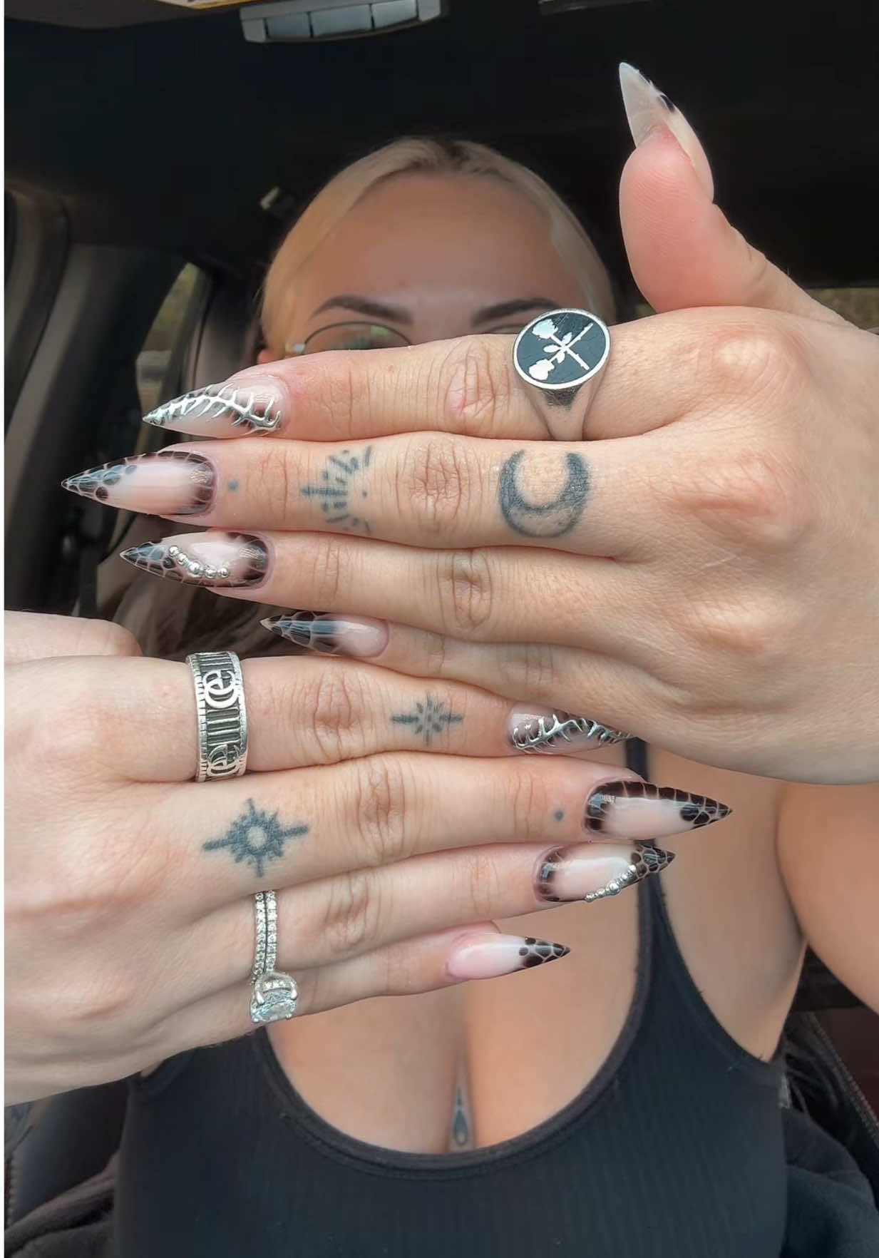 @Tara | Alt Fashion Inspo 🖤⛓️