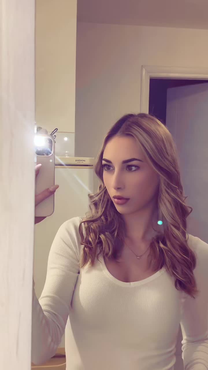 @𝓝𝓲𝓷𝓪