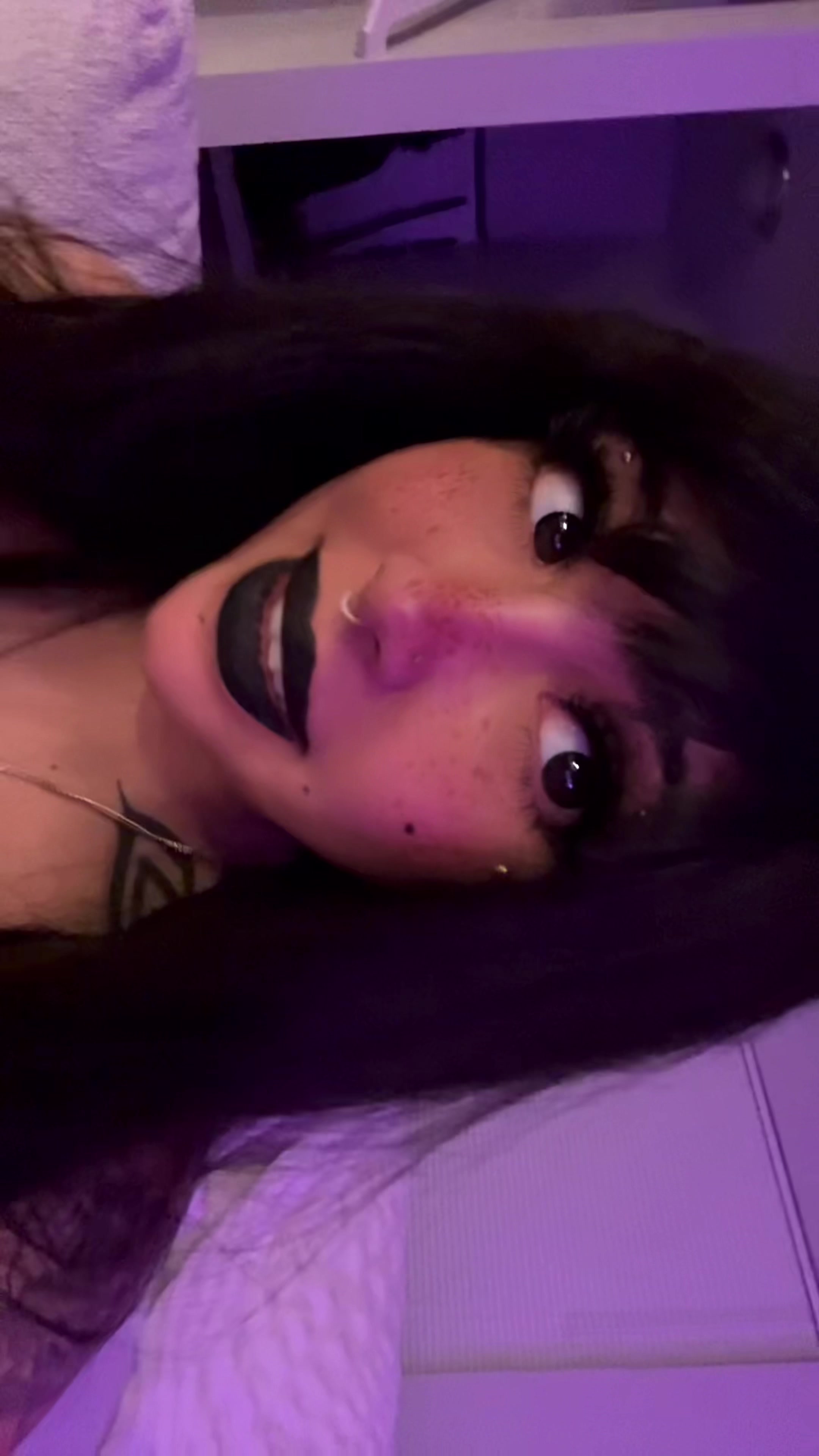 gigiiwaifu (@gigiiwaifu) - Urlebird