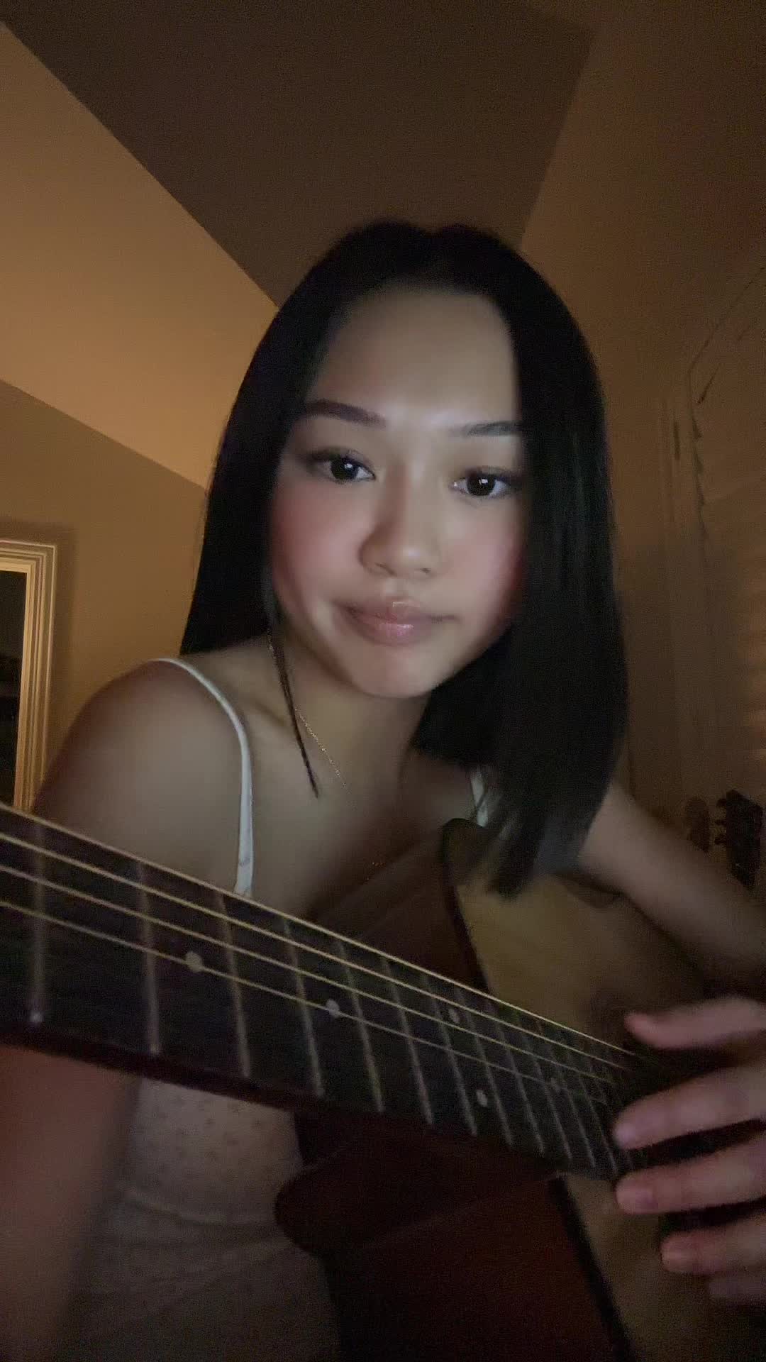 @meg 🎸⋆｡𖦹&deg;‧
