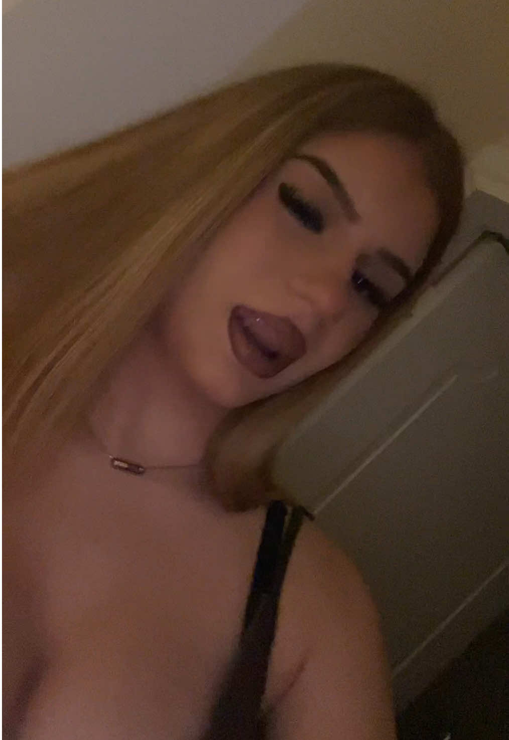 @𝒗𝒆𝒓𝒐𝒏𝒊𝒄𝒂🧿