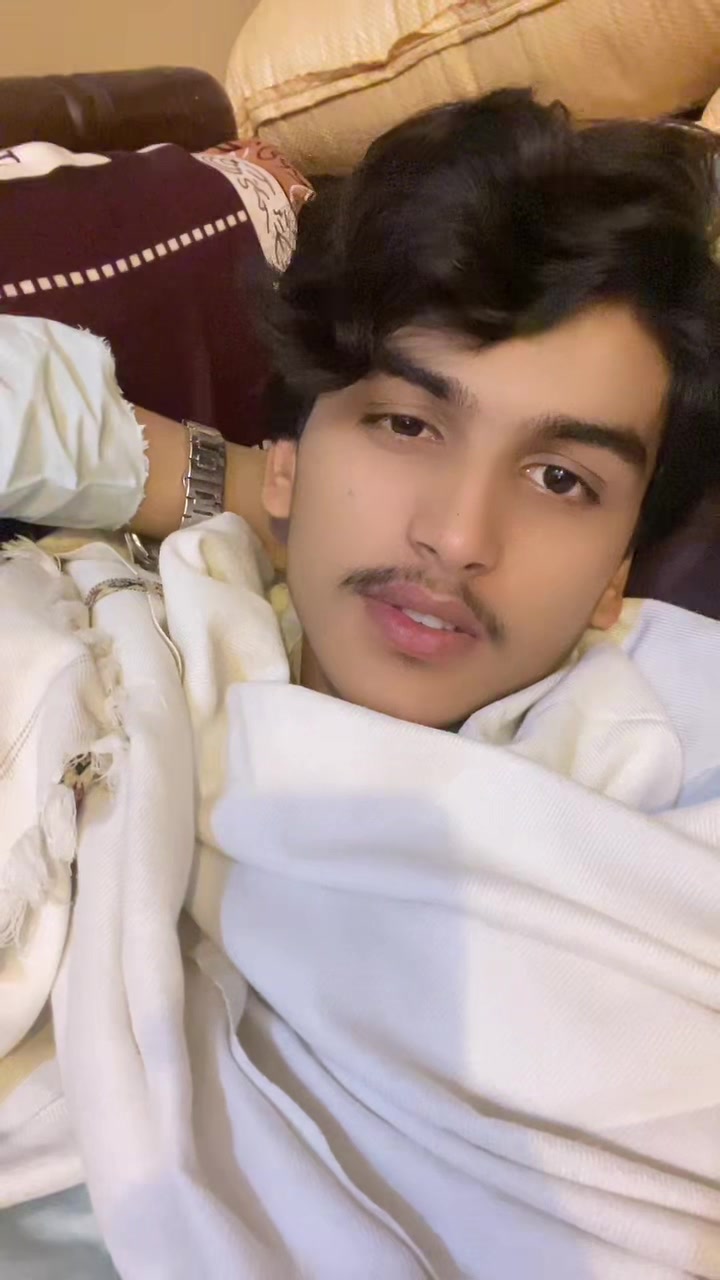 @😊&hearts;️انت الحیات🫶🏻