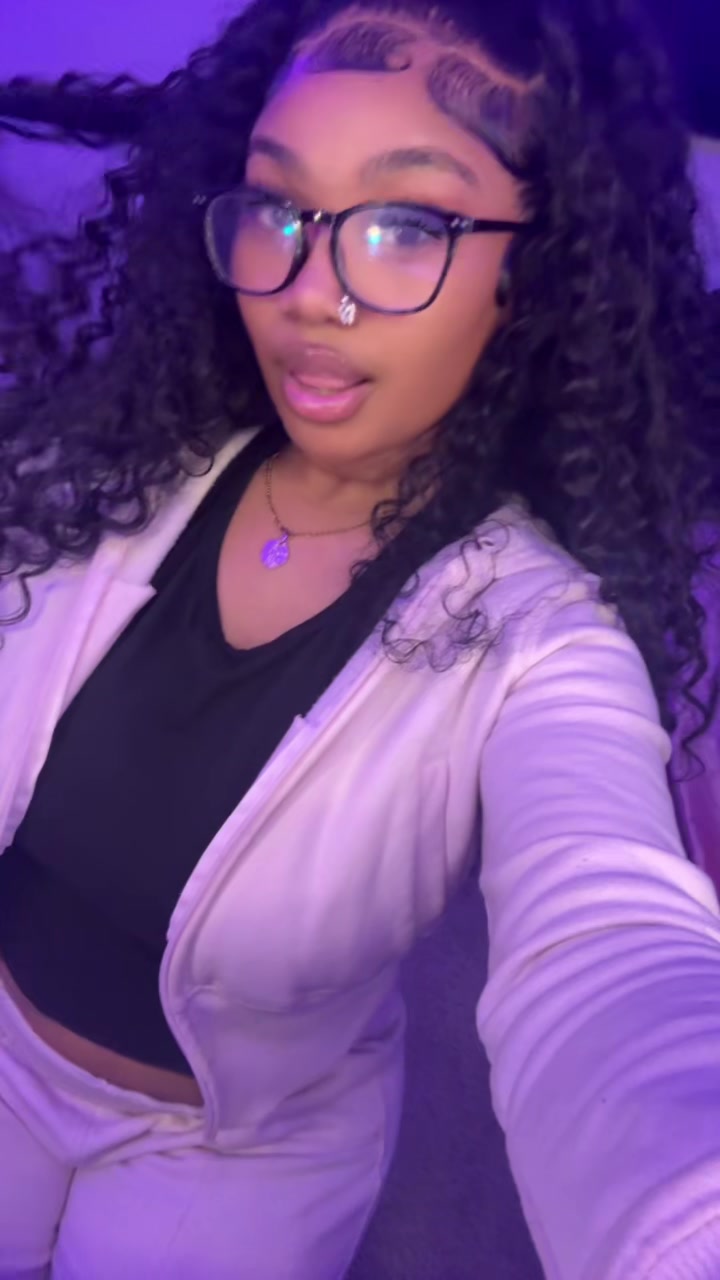 @Niyahh .