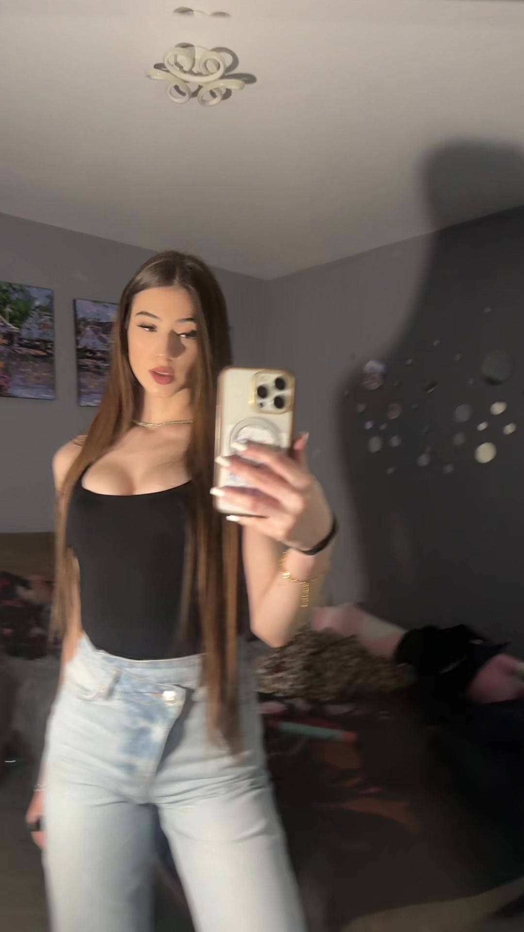 @Ianira