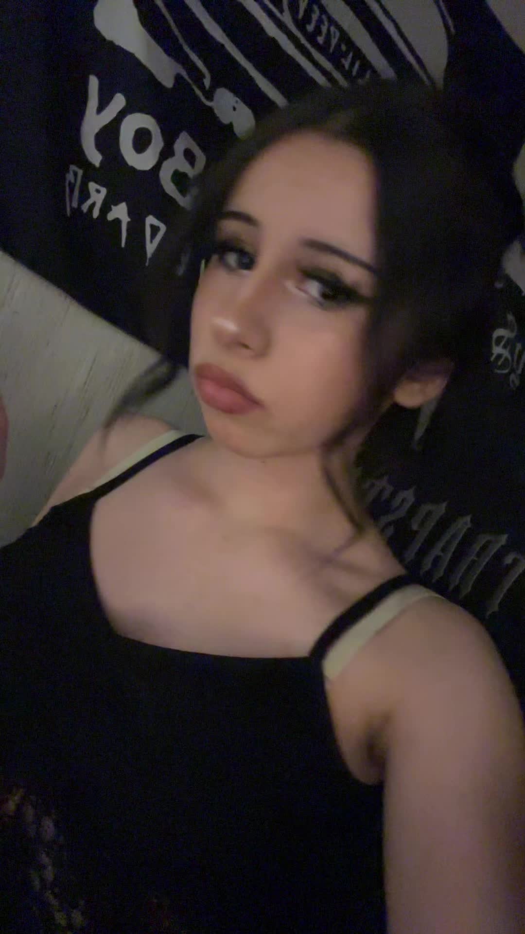 @🥸