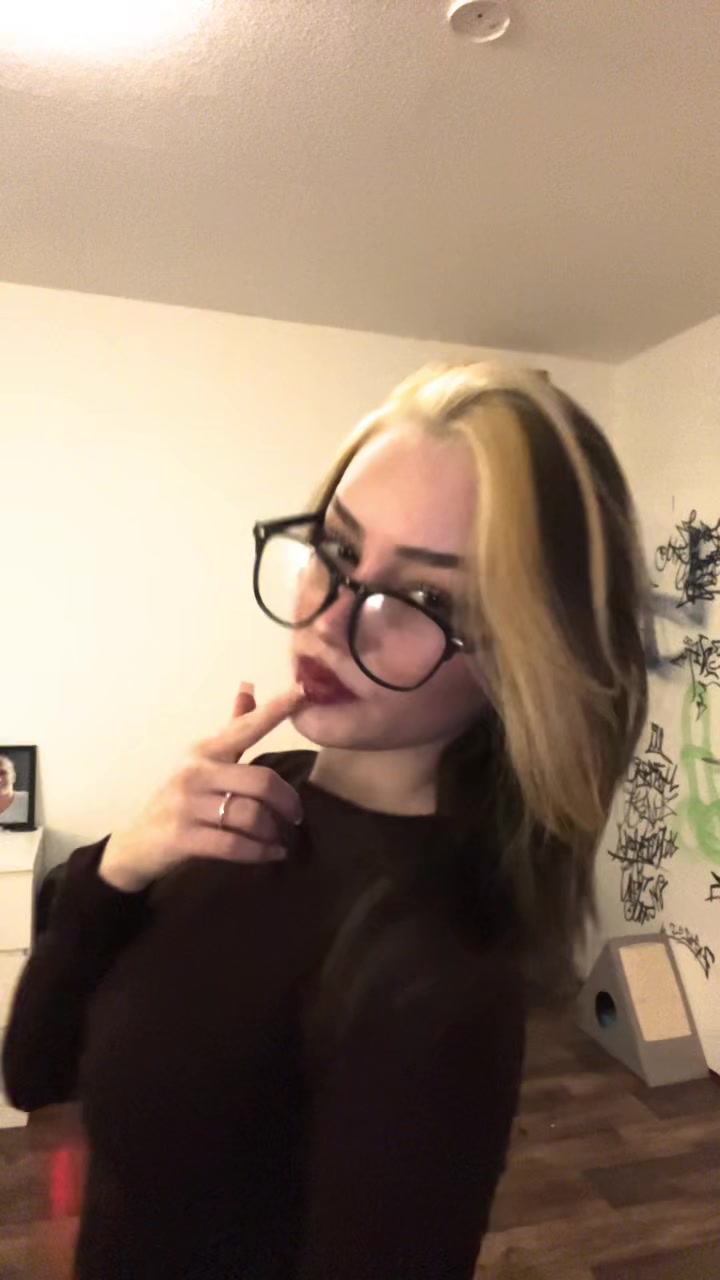 @𝐇𝐀𝐍𝐍𝐀𝐇𝐋𝐔𝐈𝐒𝐈𝐄𝐍𝐍𝐄