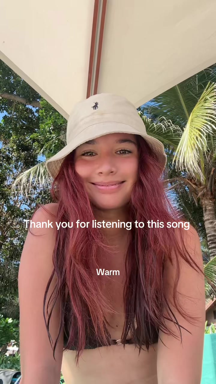 @Valentina&ensp;Ploy