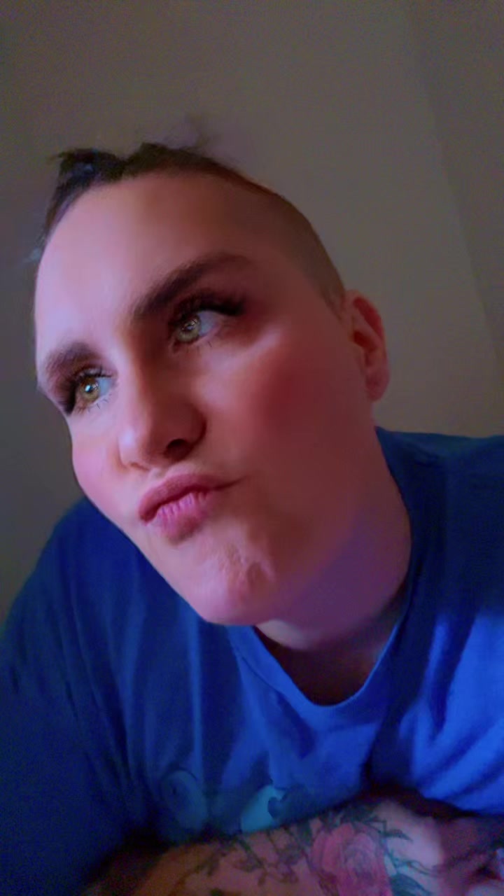 @👑queen👑_psycho_gremlin32