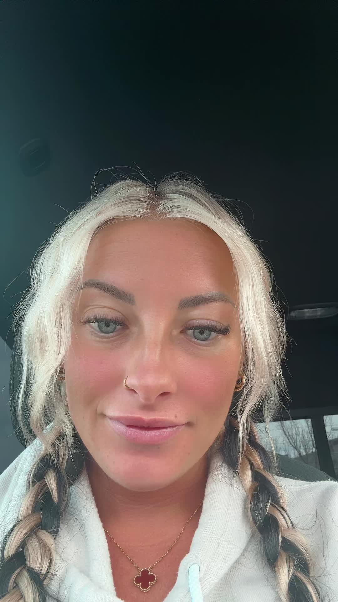 zonamaeee (zonamaeee) Urlebird