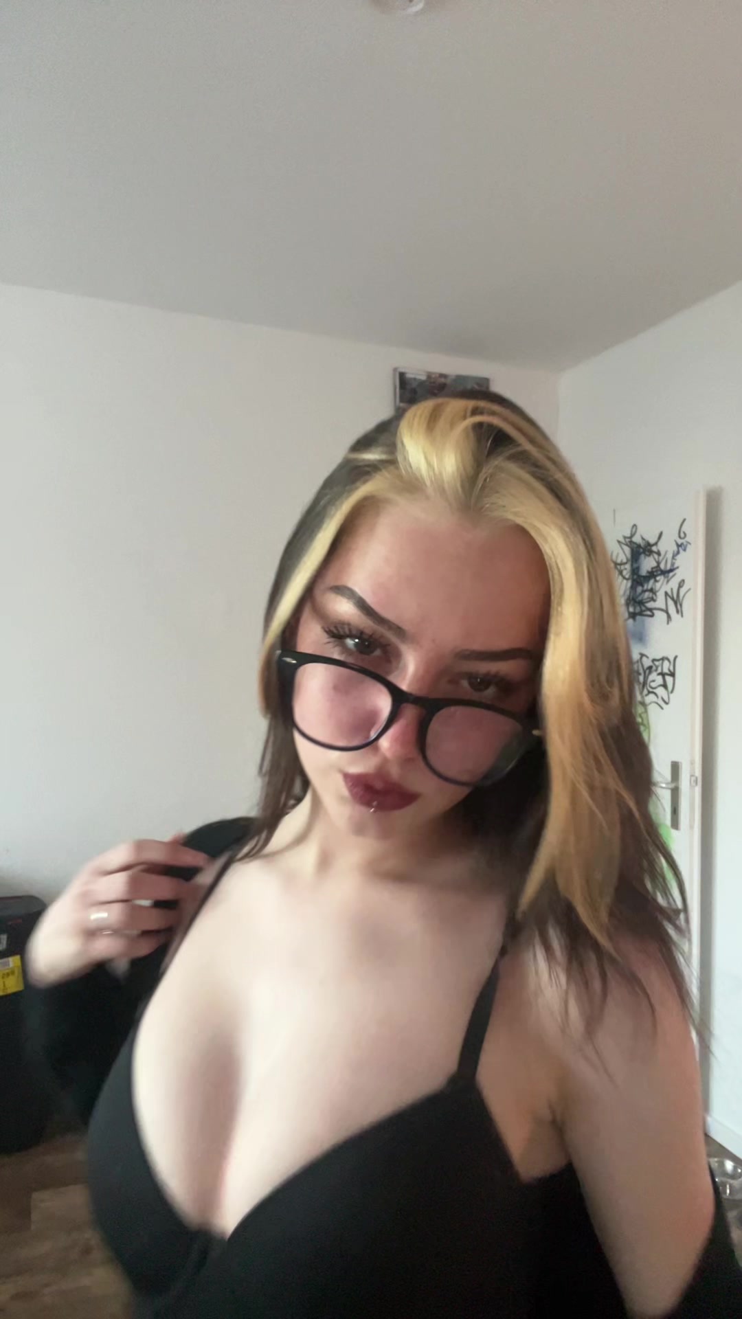 @𝐇𝐀𝐍𝐍𝐀𝐇𝐋𝐔𝐈𝐒𝐈𝐄𝐍𝐍𝐄