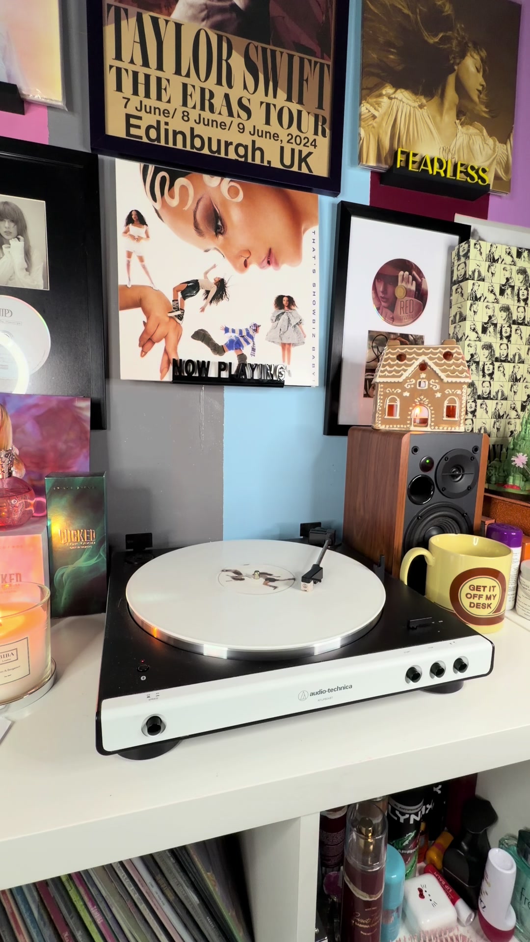 @Lee&rsquo;s vinyl shelf 💿🎶💕