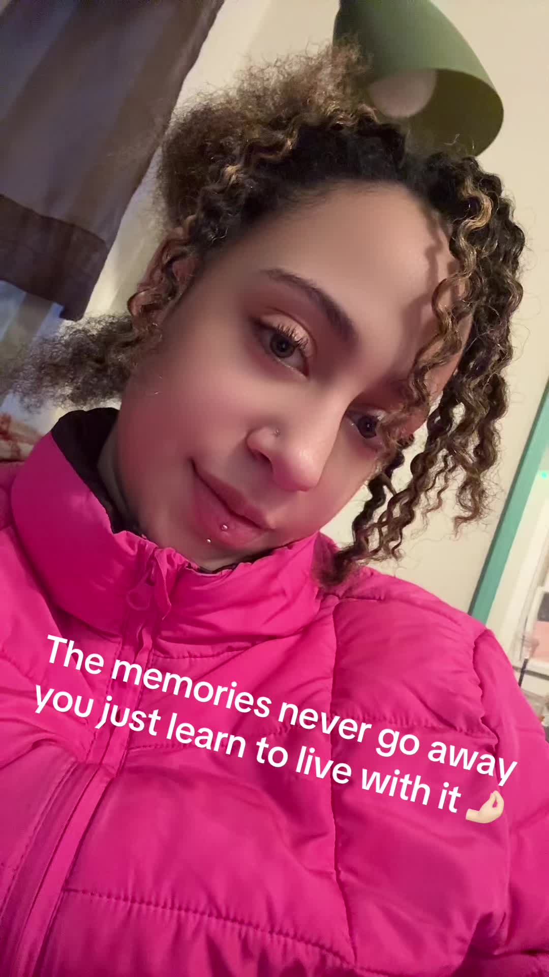 @hollimariee24