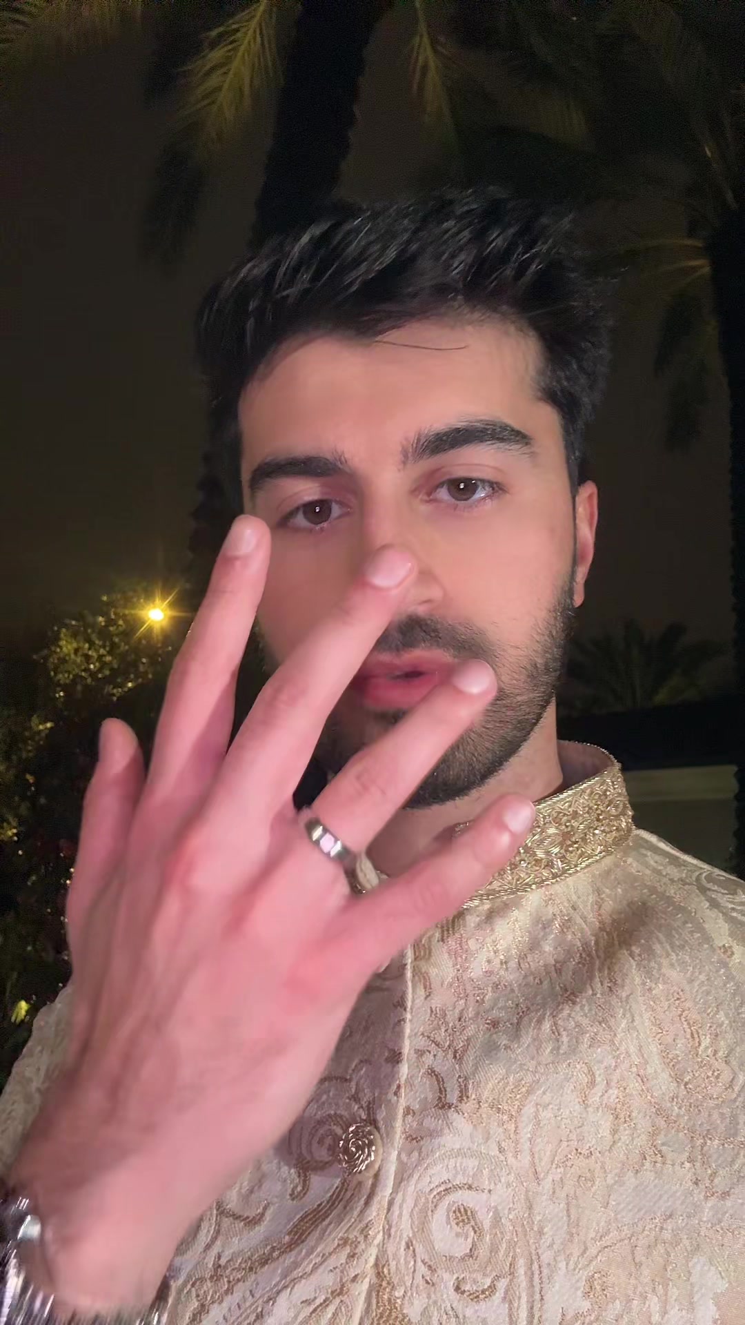 @r