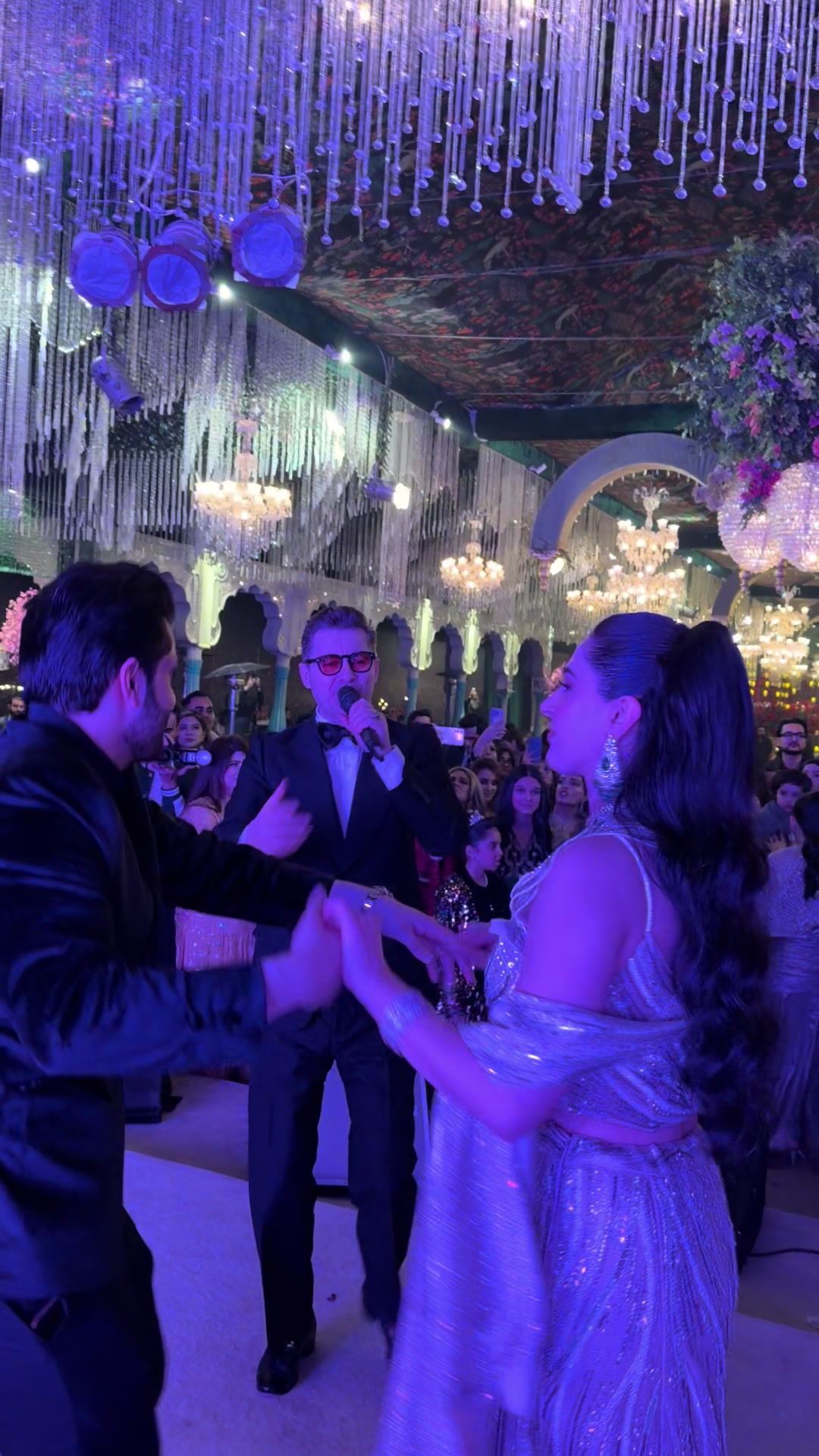 @Akcent