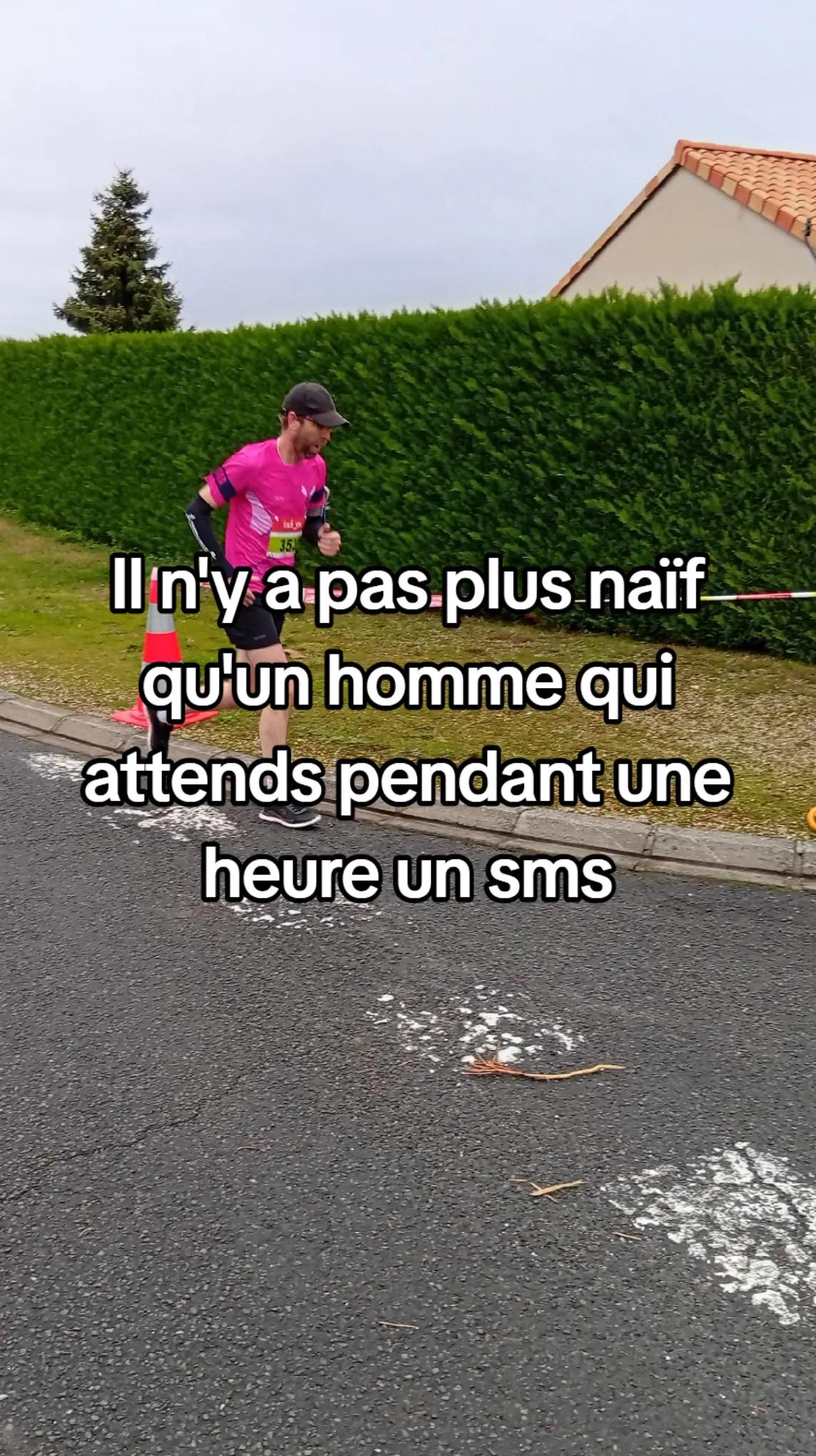 @un homme debout