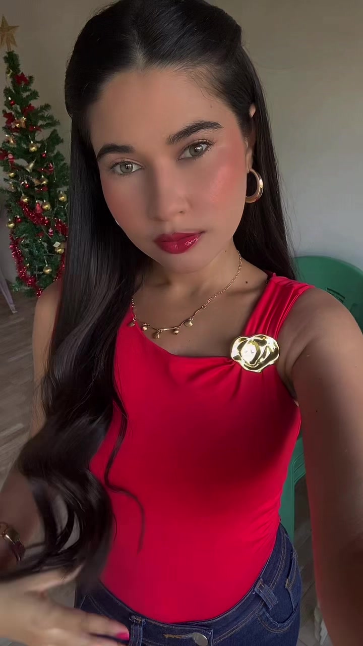 @Luciana Vit&oacute;ria 🌪️