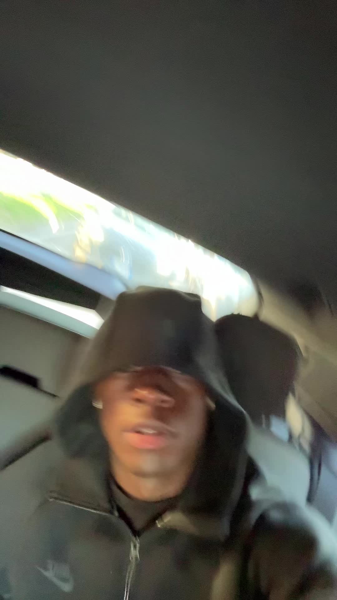 @LilCr