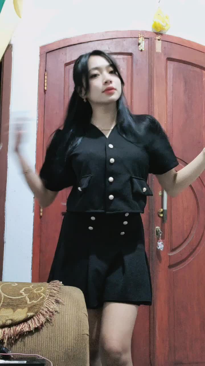 @Monee2